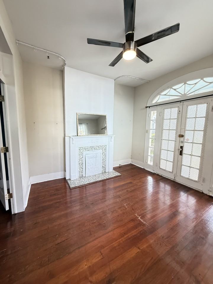 1135 Fern St #B - Photo 3 of 24