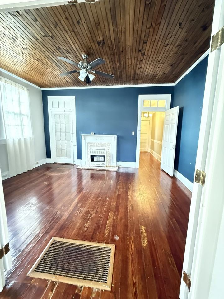 1135 Fern St #B - Photo 6 of 24