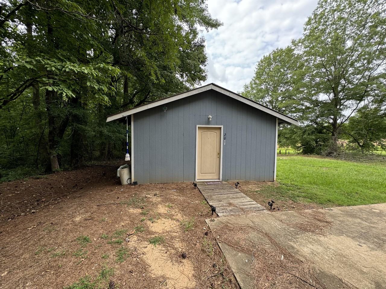 200 W Caldwell Rd #1 - Photo 5 of 8