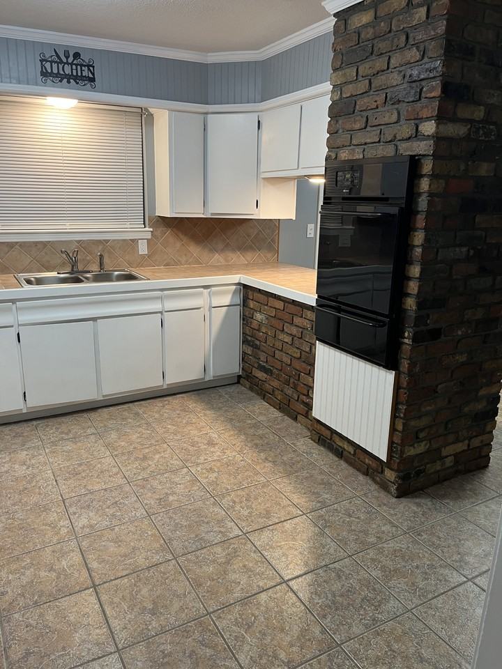 2501 Havard Rd - Photo 2 of 19