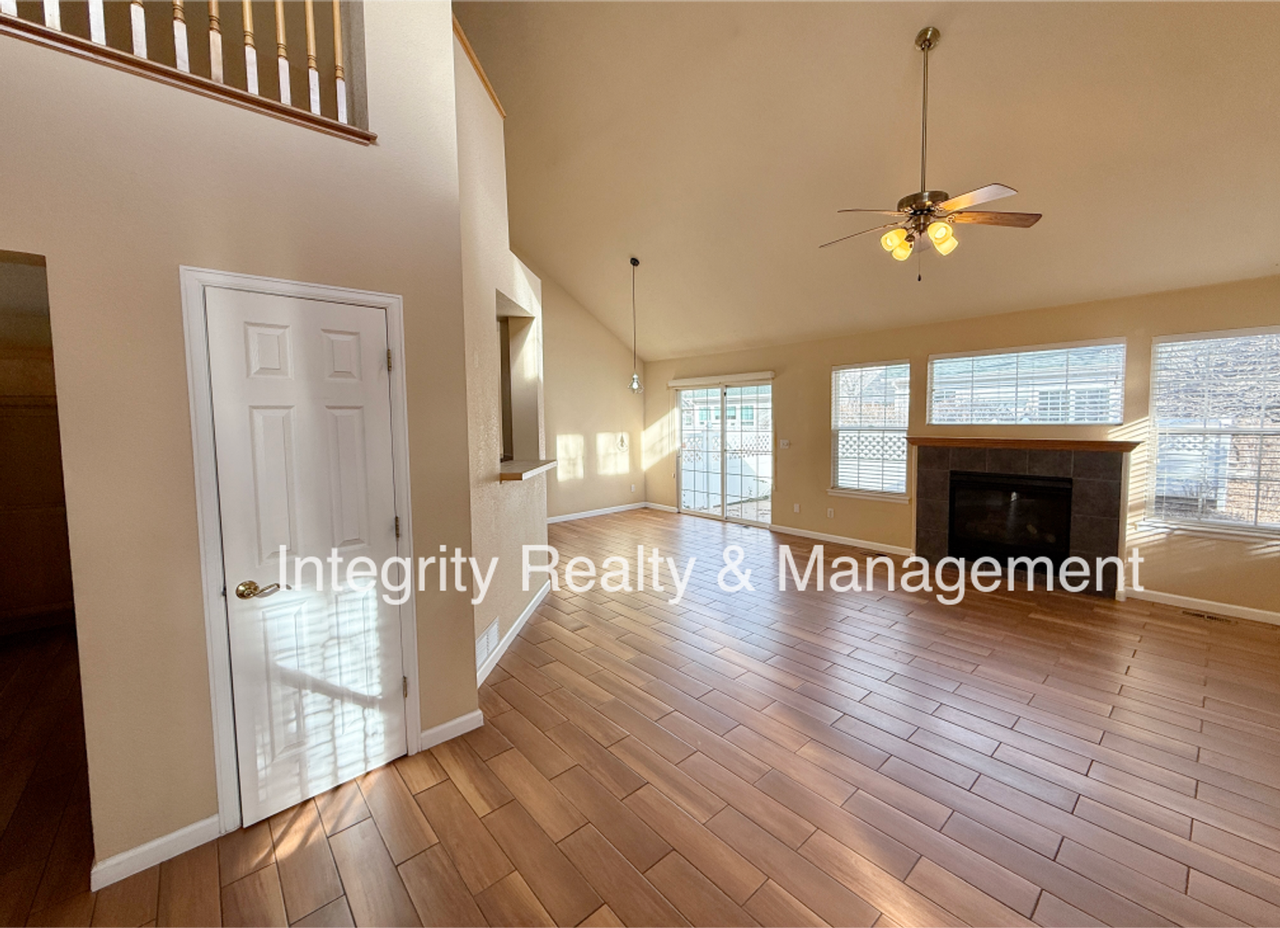 12664 E Harvard Cir - Photo 4 of 16