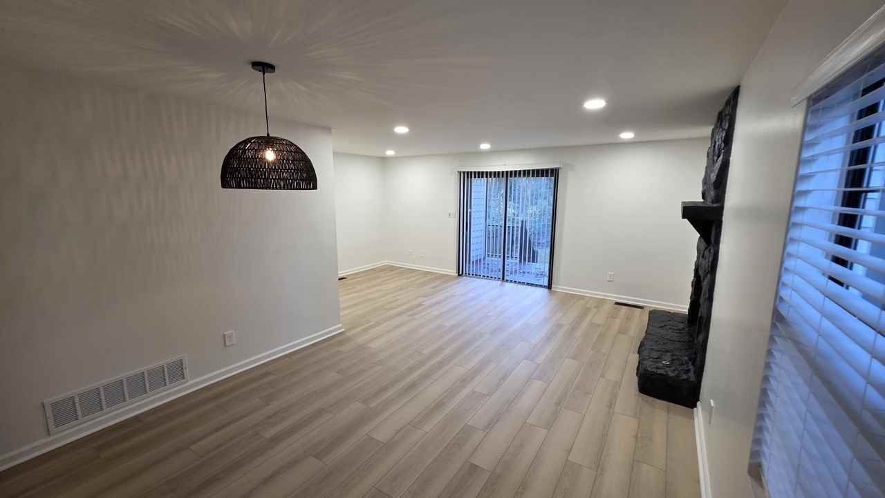 1545 Springwood Dr Se #B - Photo 2 of 13