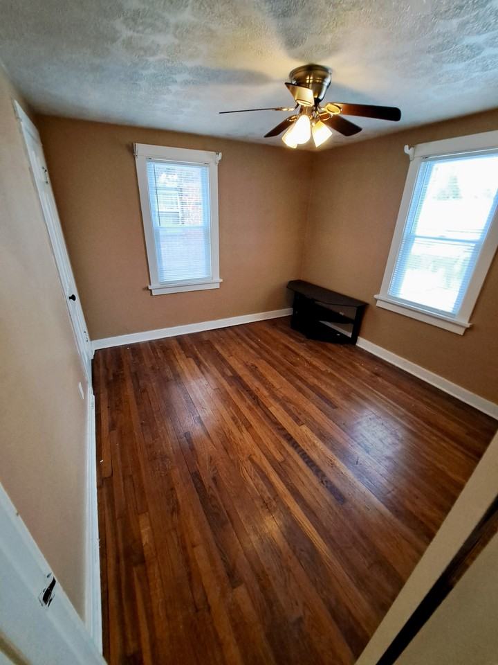 2366 Emerson Ave #1 - Photo 3 of 6