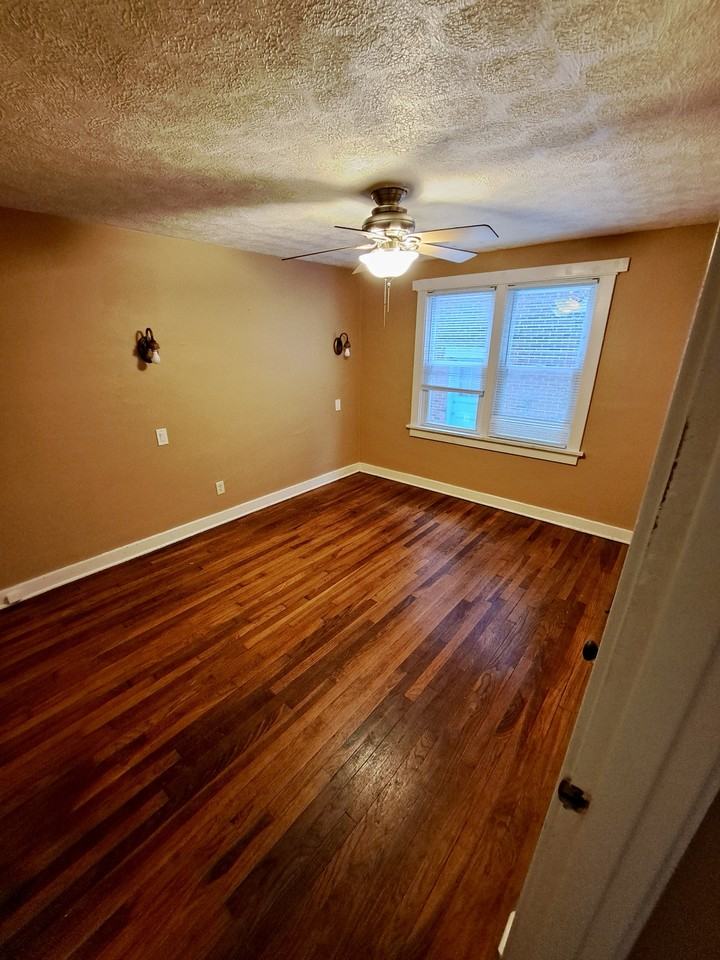 2366 Emerson Ave #1 - Photo 4 of 6