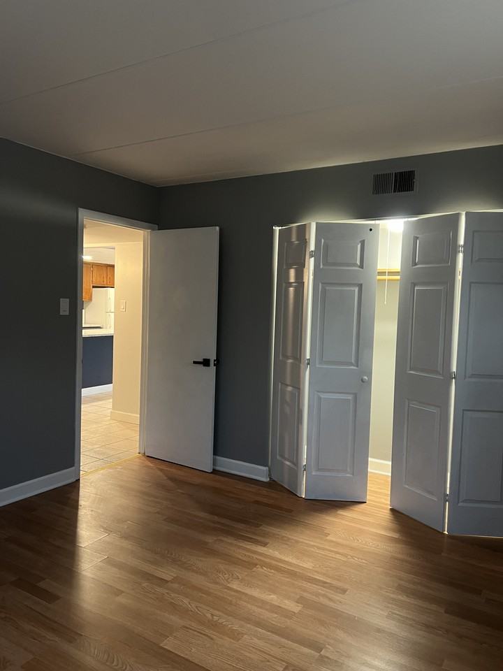 2S670 Illinois Route 59 #E7 - Photo 7 of 13