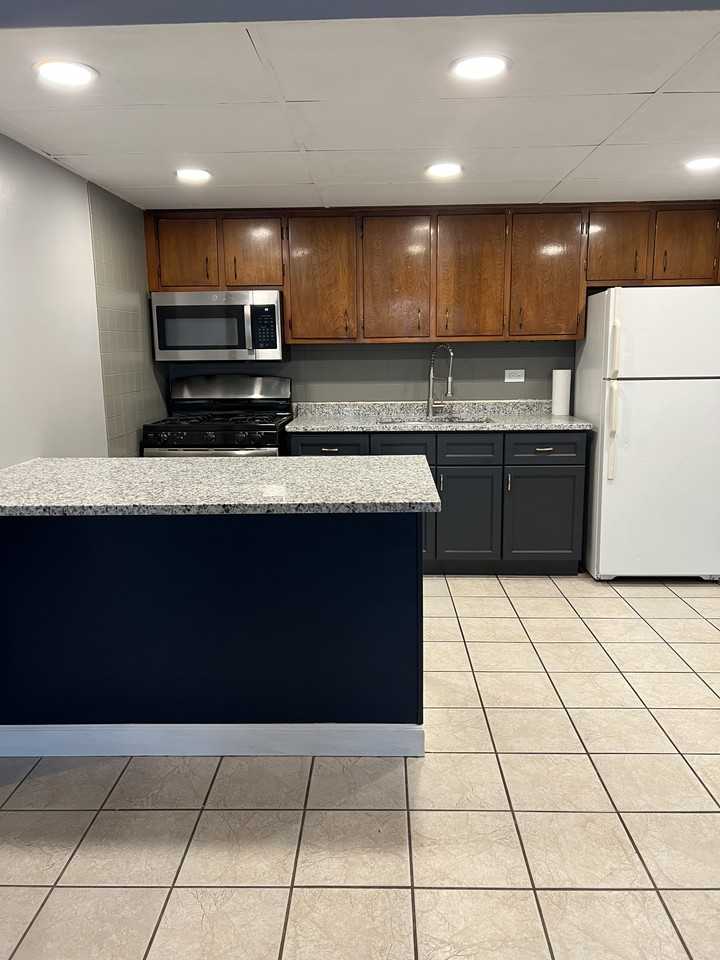 2S670 Illinois Route 59 #E7 - Photo 6 of 13