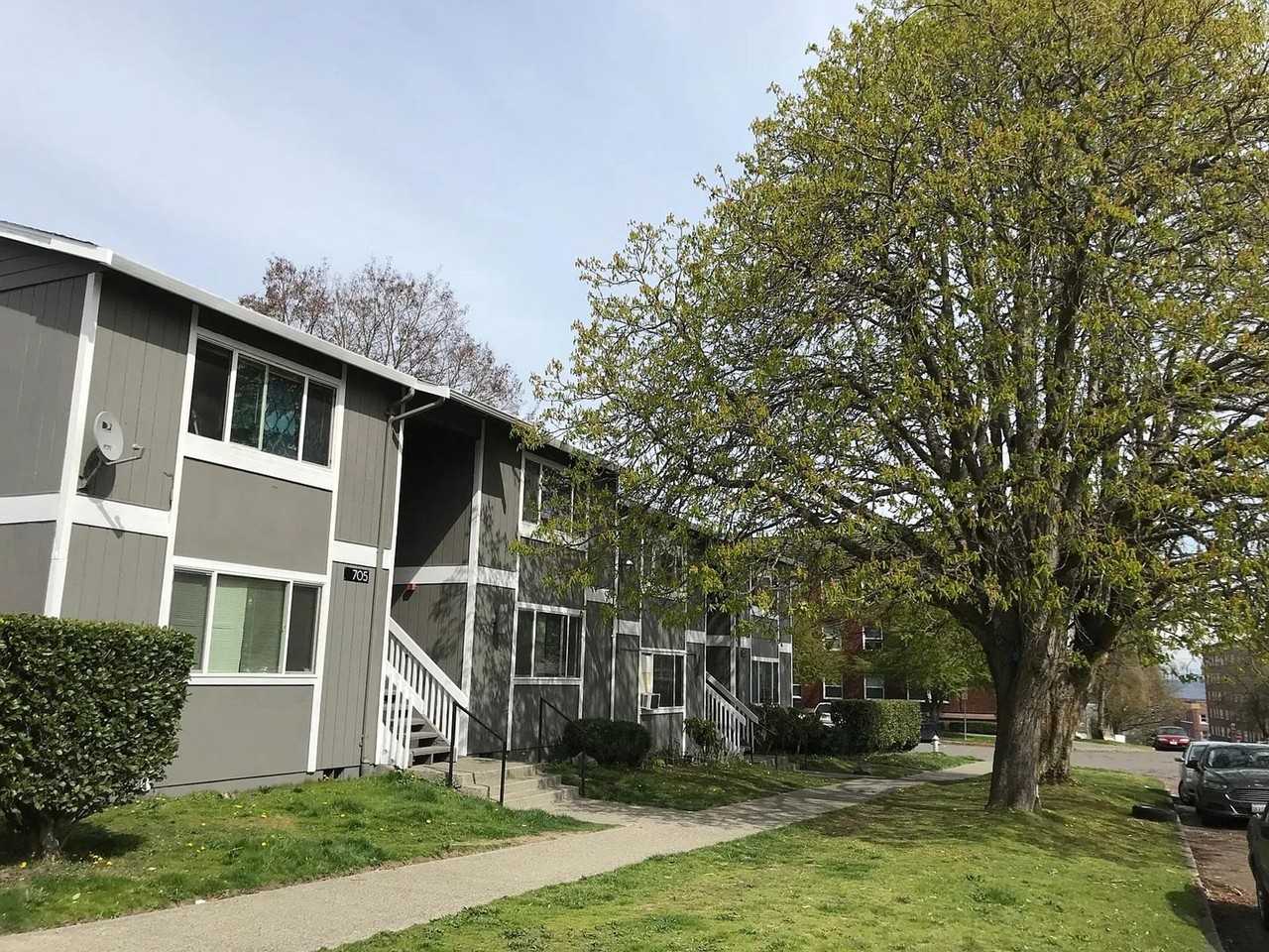 Wright Park Apartments - Photo 2 of 22