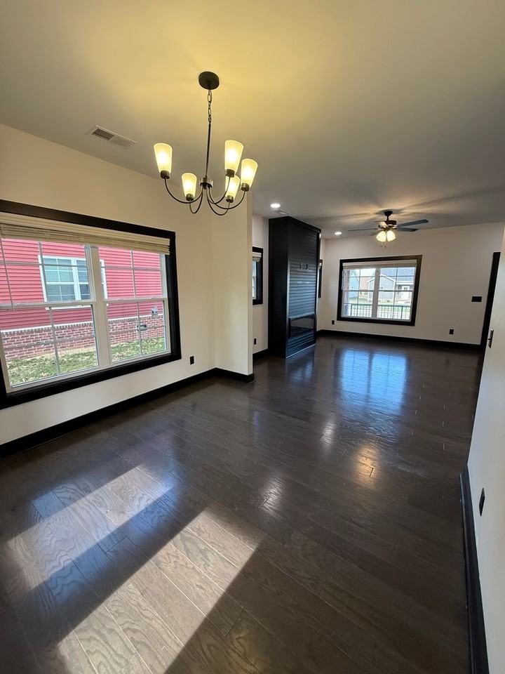 2721 Cedrus Ave - Photo 6 of 25