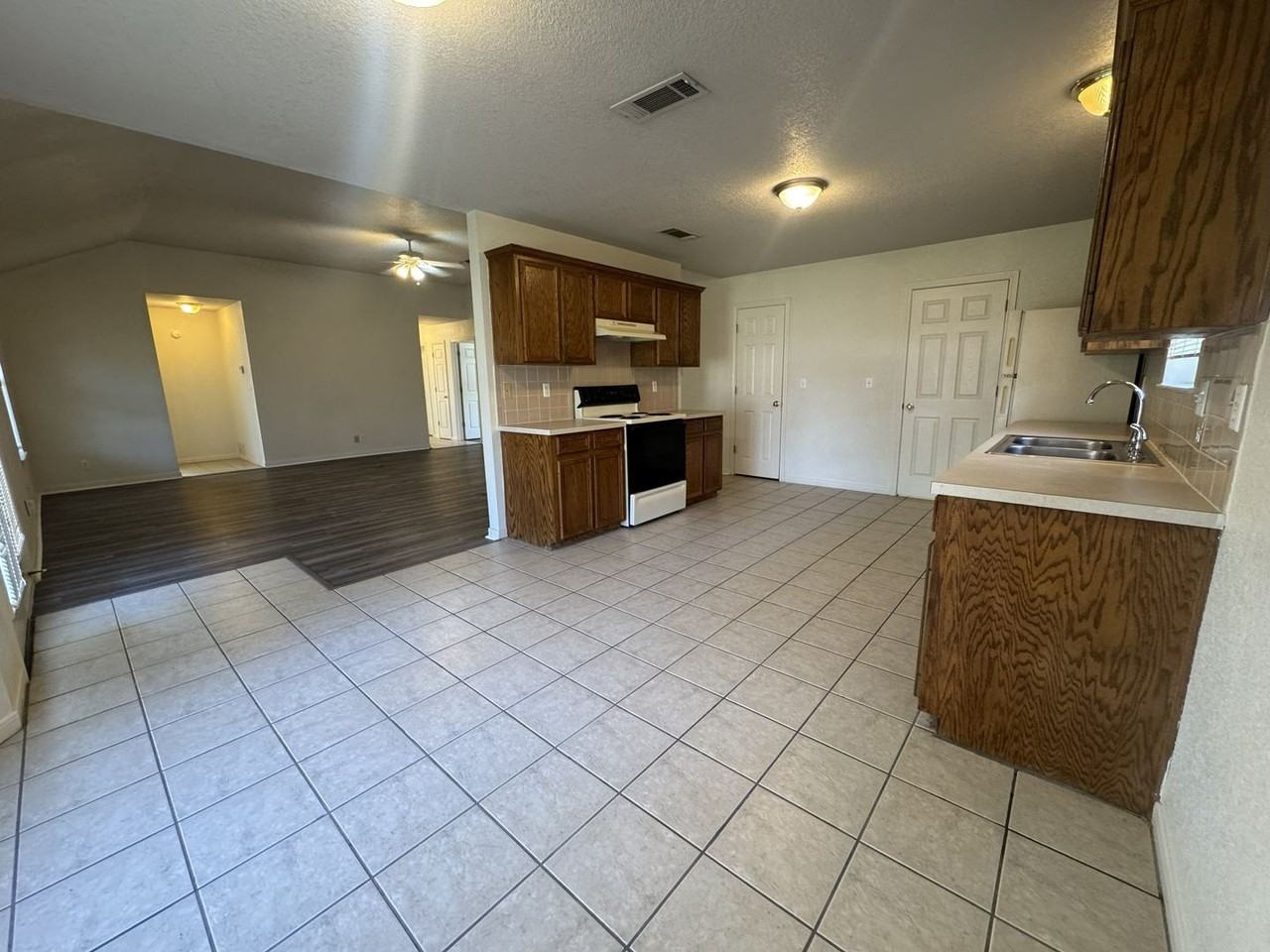 305 Grizzly Trl - Photo 5 of 28