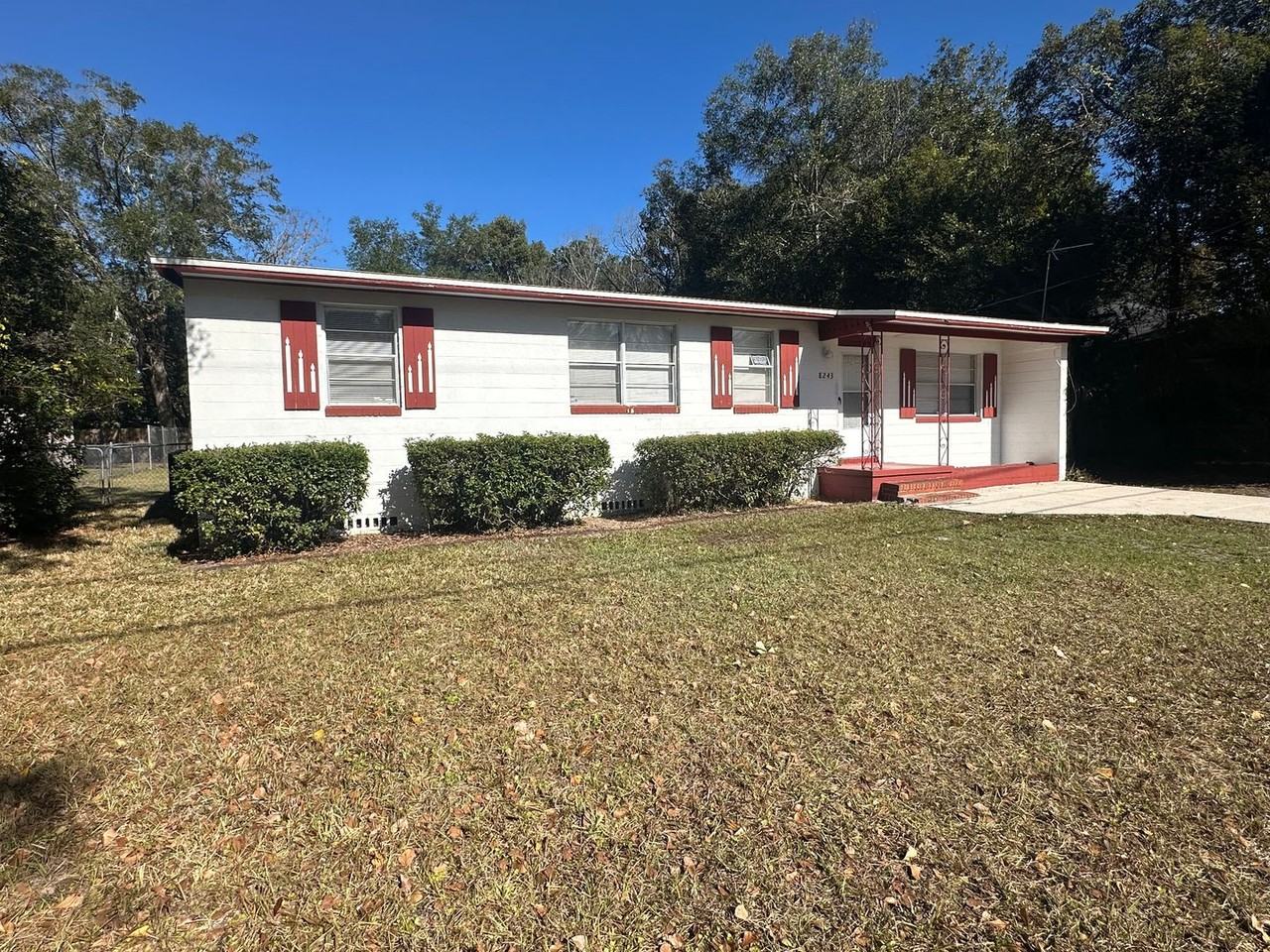 8243 Hewitt St - Photo 3 of 31