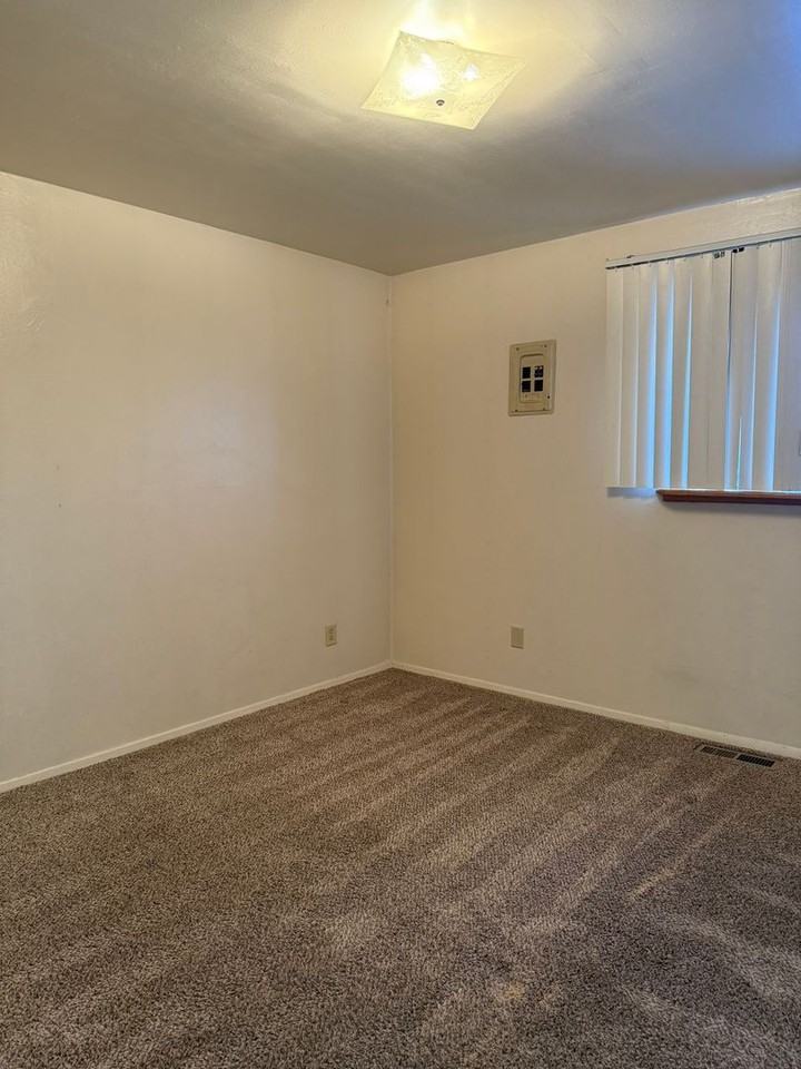 230 E. Montezuma Ave - Photo 7 of 20