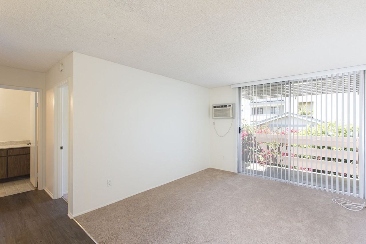 4841 Parks Ave - Photo 3 of 10