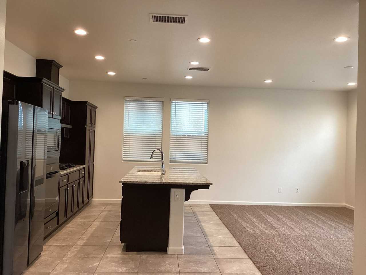 6319 E Creek View Ln - Photo 2 of 33