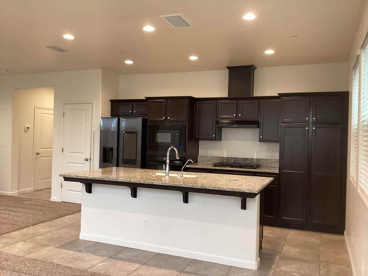 6319 E Creek View Ln - Photo 5 of 33