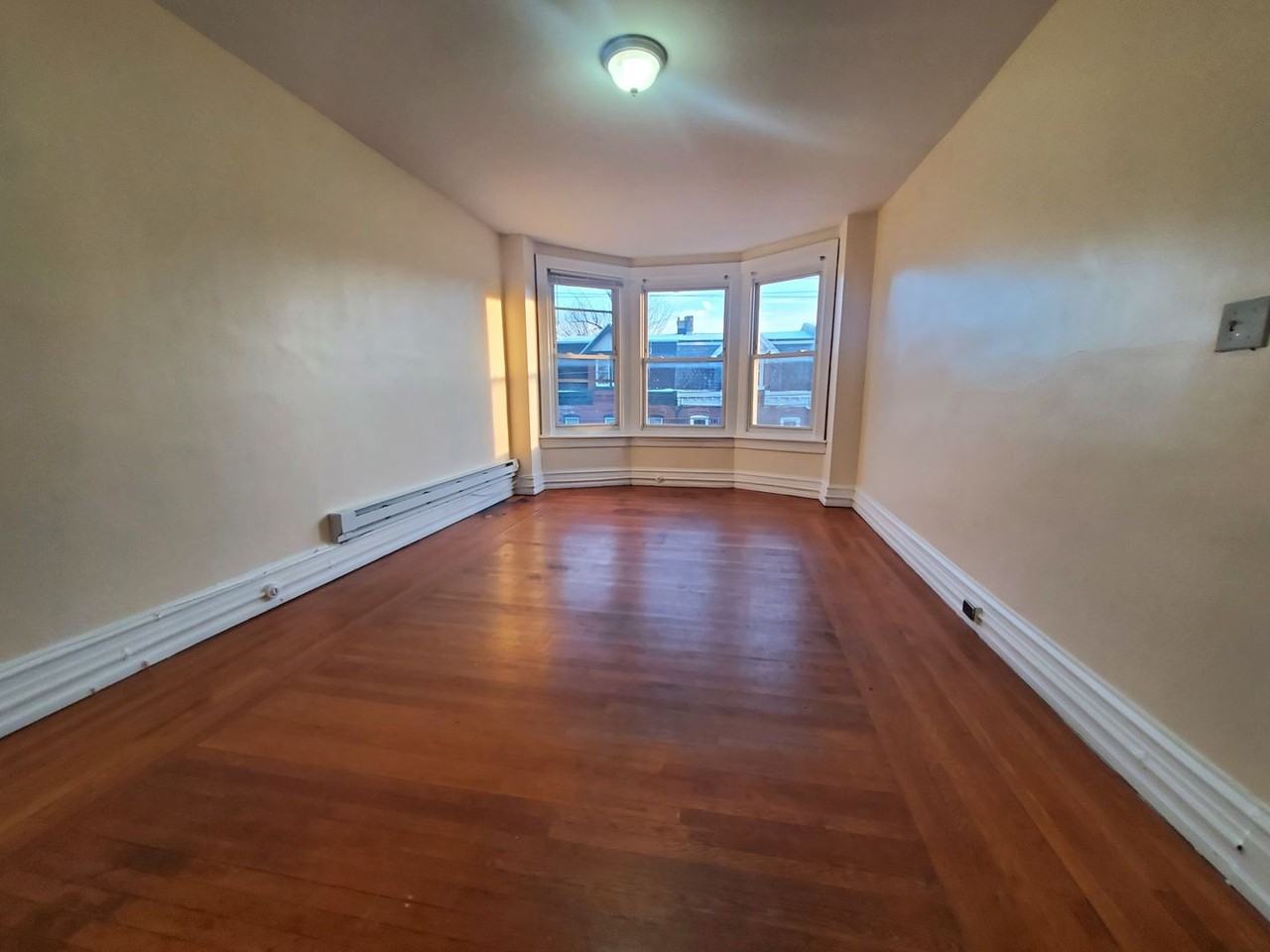 1145 W Linden St - Photo 4 of 14