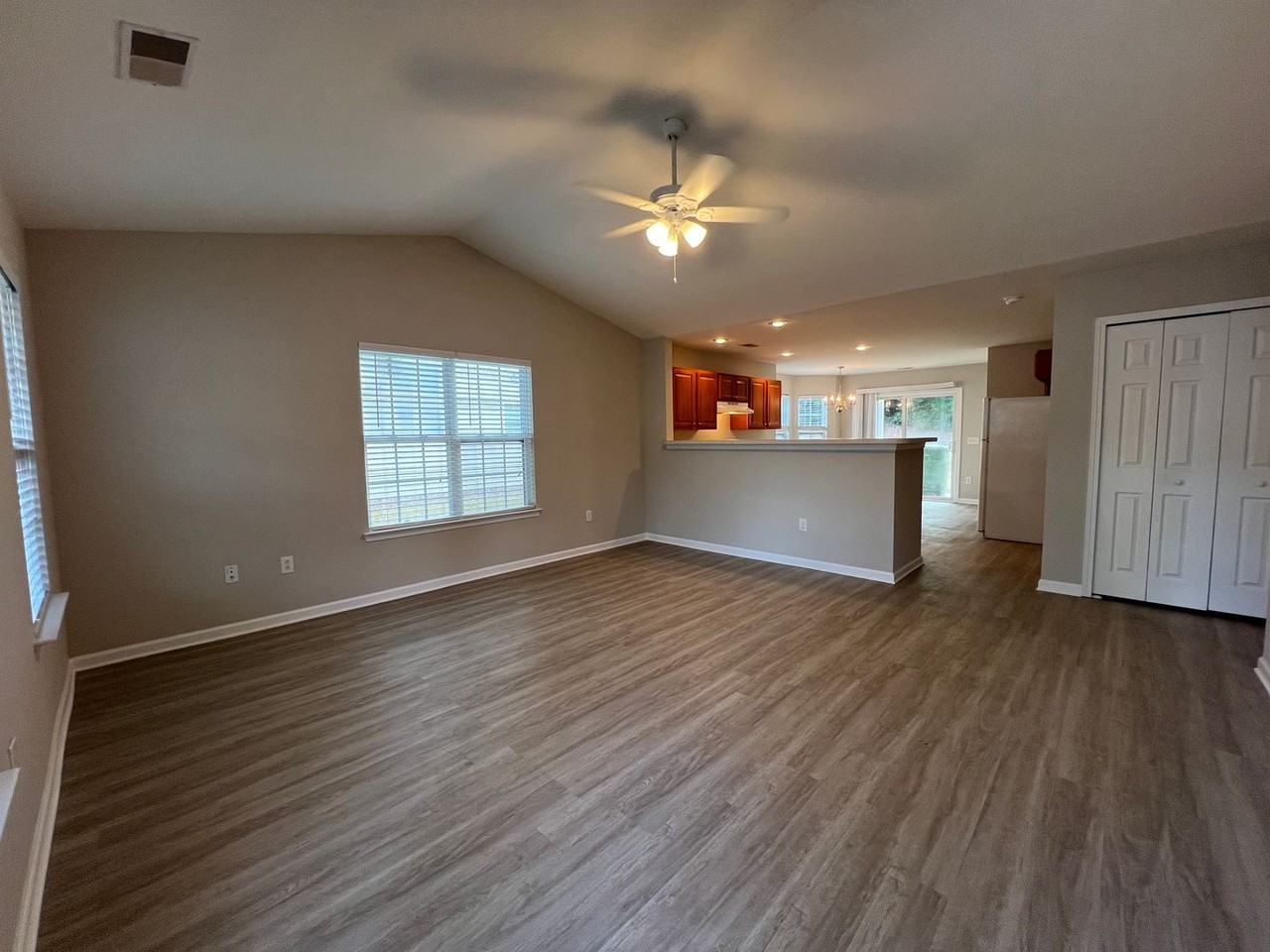 192 Sonata Cir - Photo 2 of 17