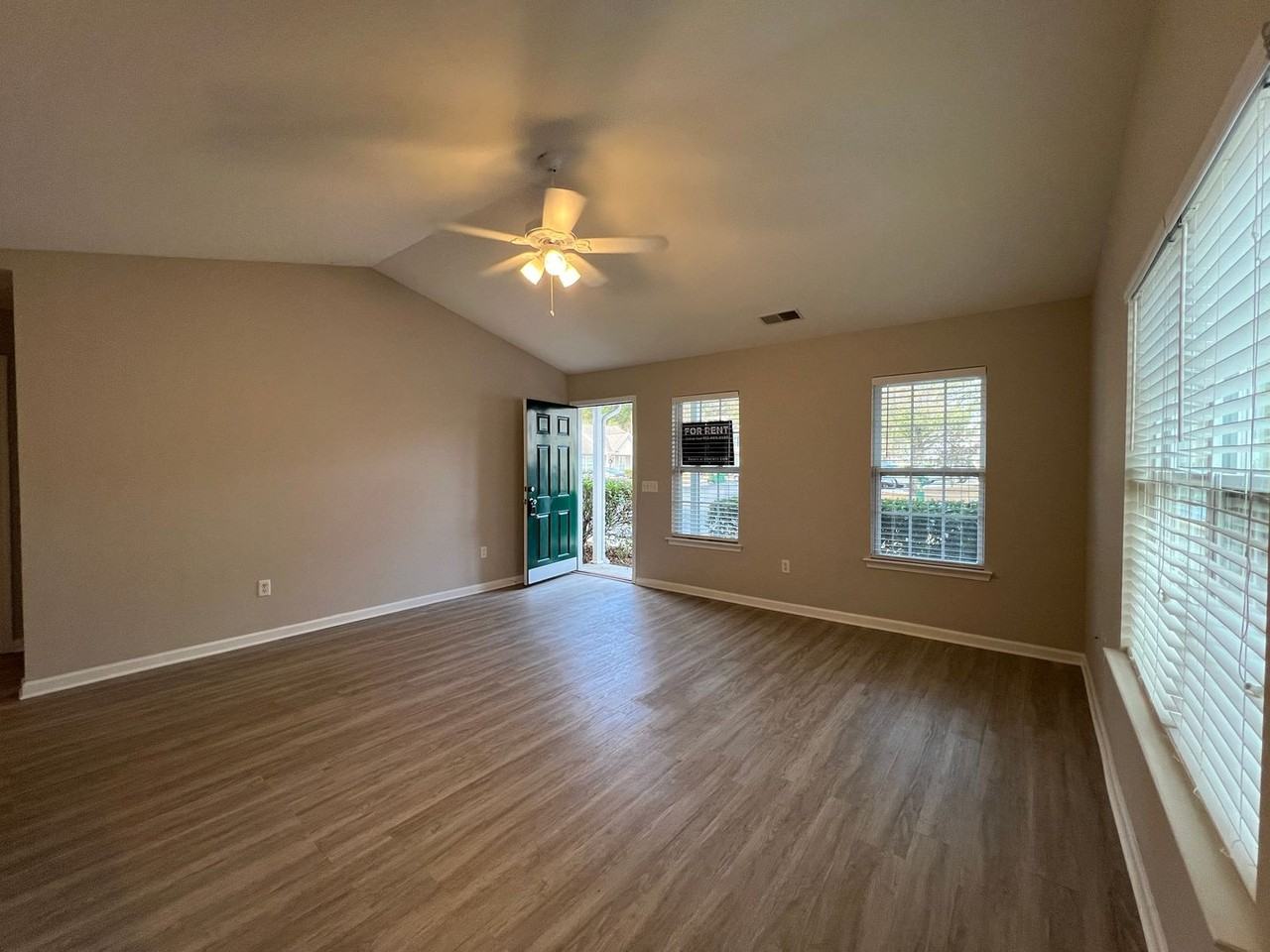 192 Sonata Cir - Photo 3 of 17