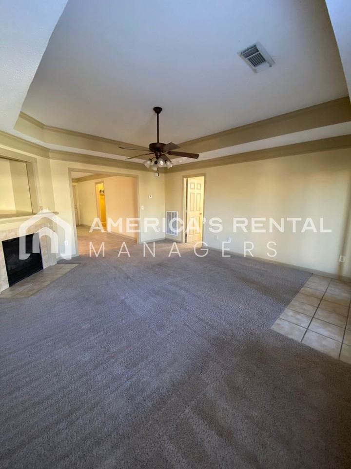 7619 Thompsons Way - Photo 3 of 20