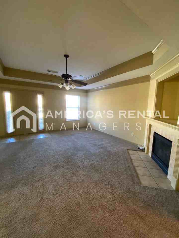 7619 Thompsons Way - Photo 4 of 20