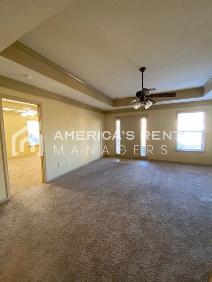 7619 Thompsons Way - Photo 5 of 20