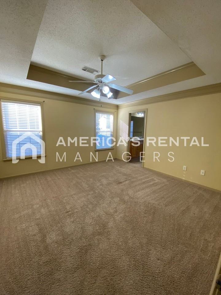 7619 Thompsons Way - Photo 6 of 20