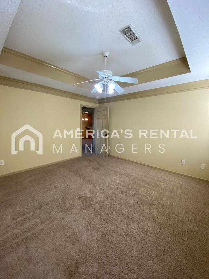 7619 Thompsons Way - Photo 7 of 20