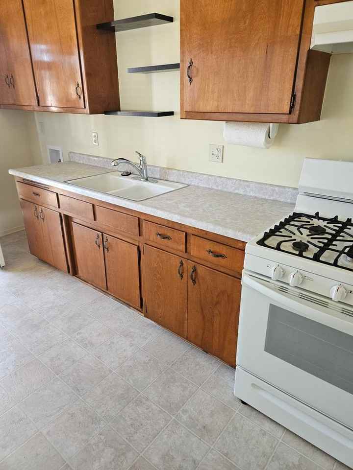 902 Pecho St - Photo 7 of 13