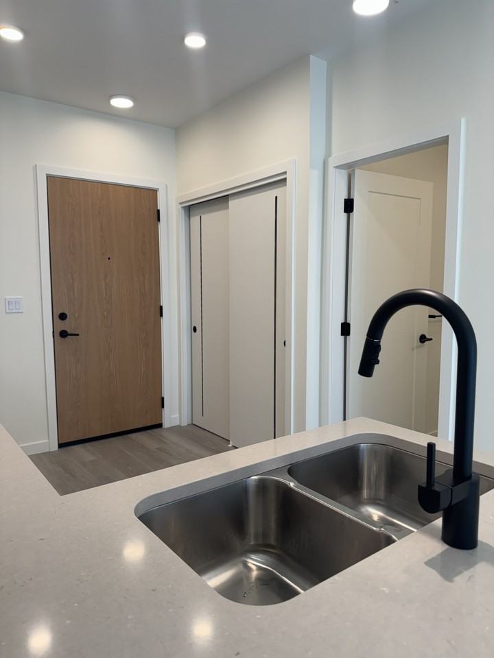 610 Lampson Street #B508 - Photo 5 of 19