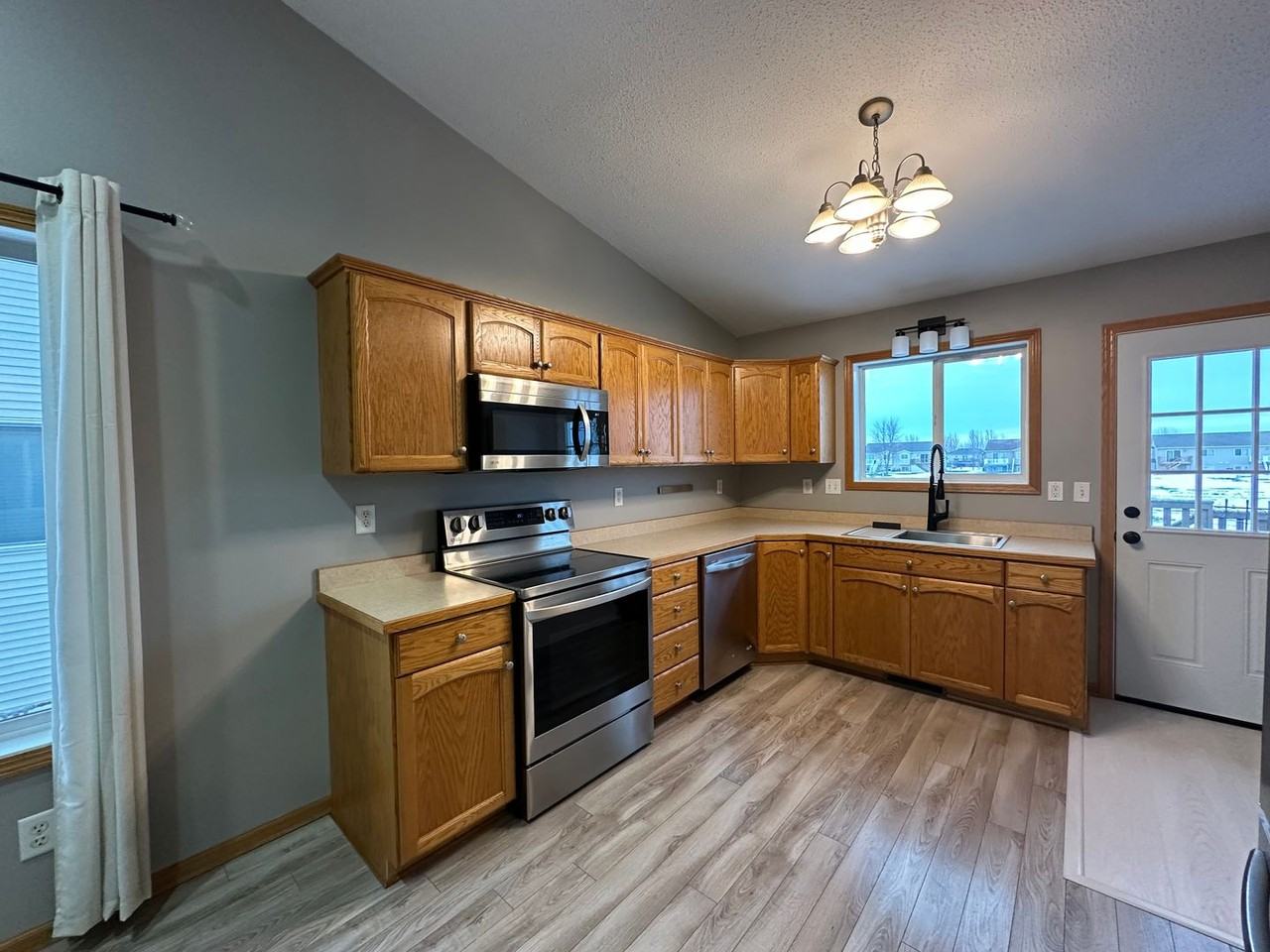 1038 38 1/2 Ave W - Photo 3 of 30