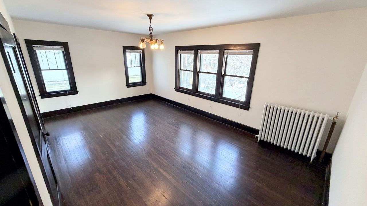 115 Bedford Street SE - Photo 2 of 24