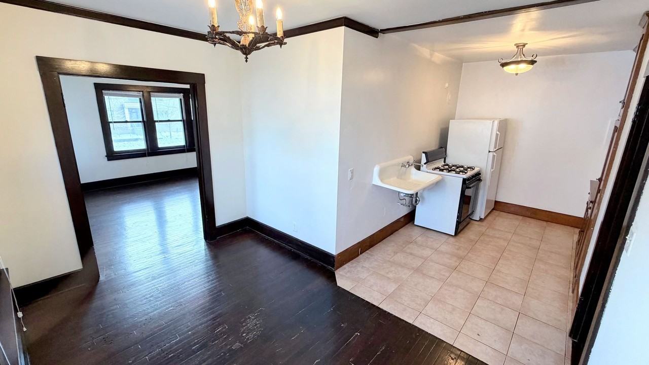 115 Bedford Street SE - Photo 7 of 24