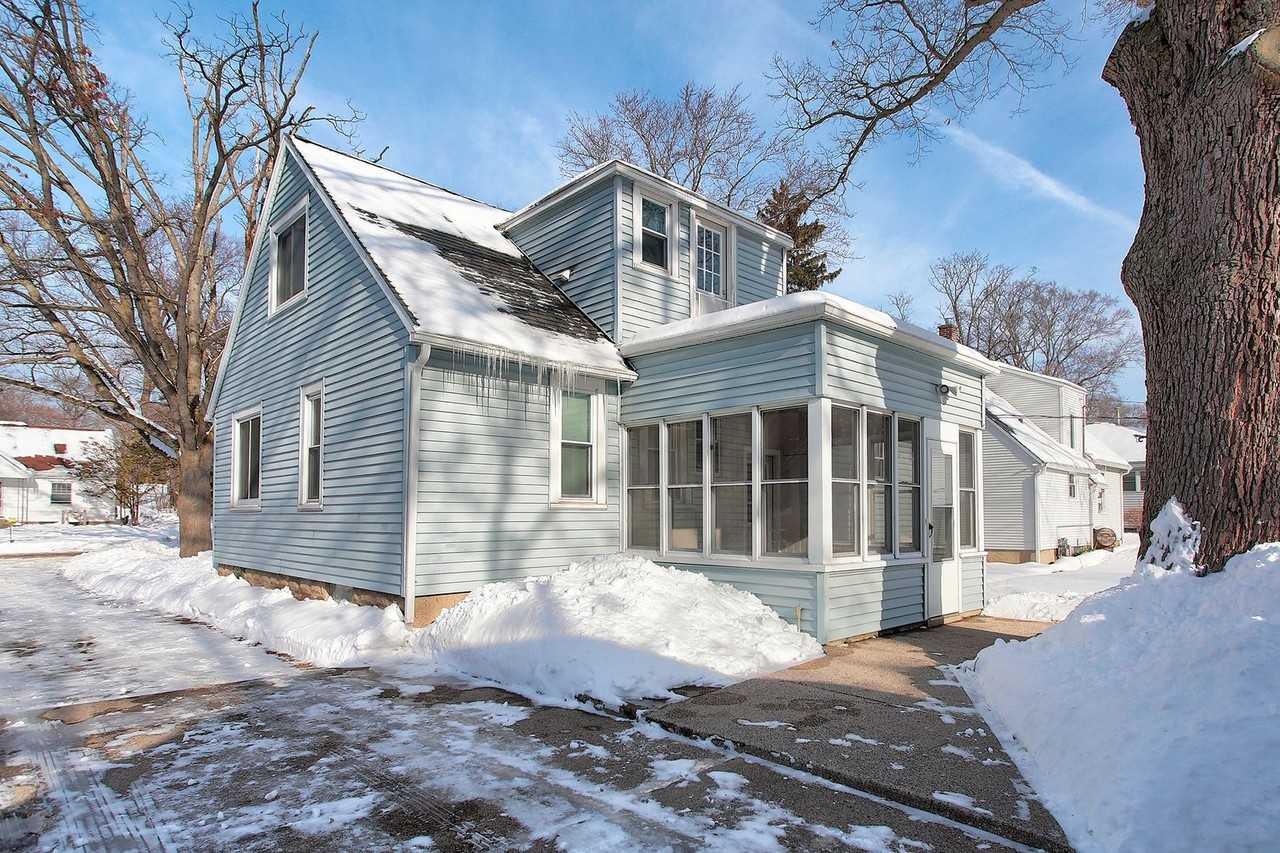 96 Vanderveen Ave - Photo 2 of 27