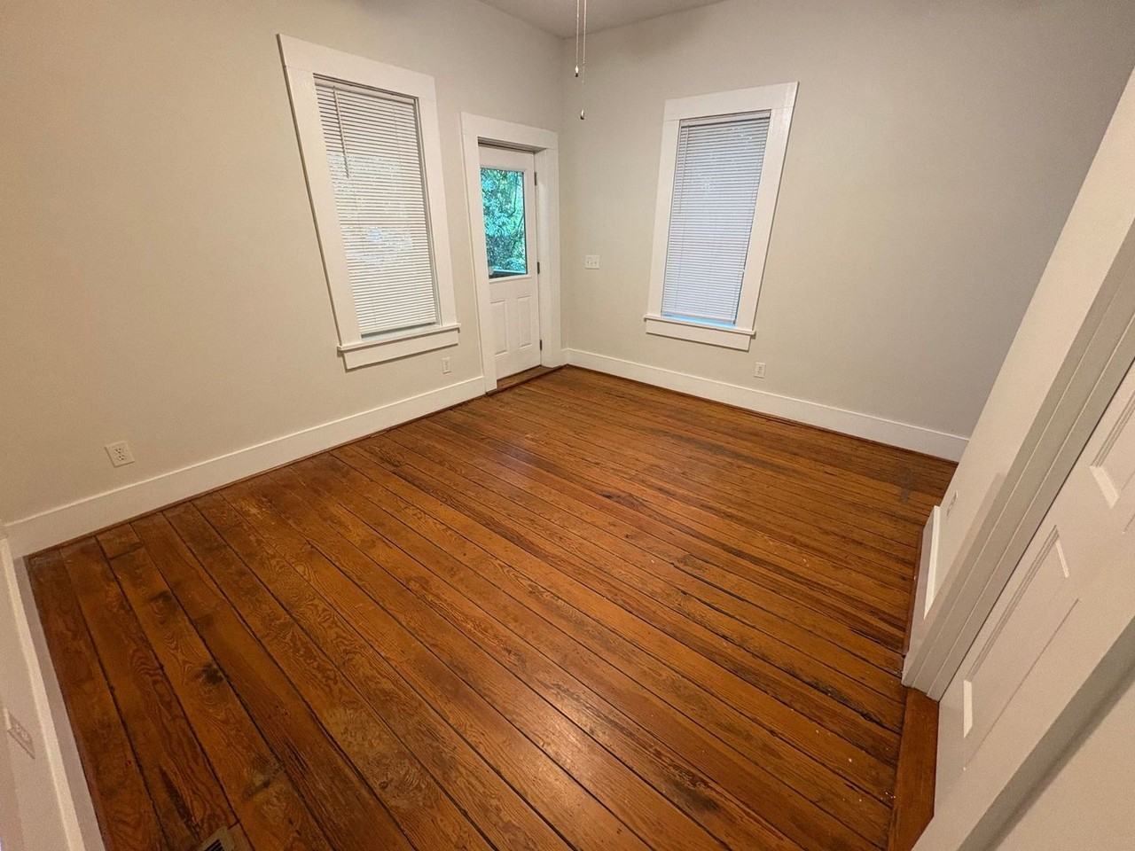 229 S Rocksprings St - Photo 4 of 9