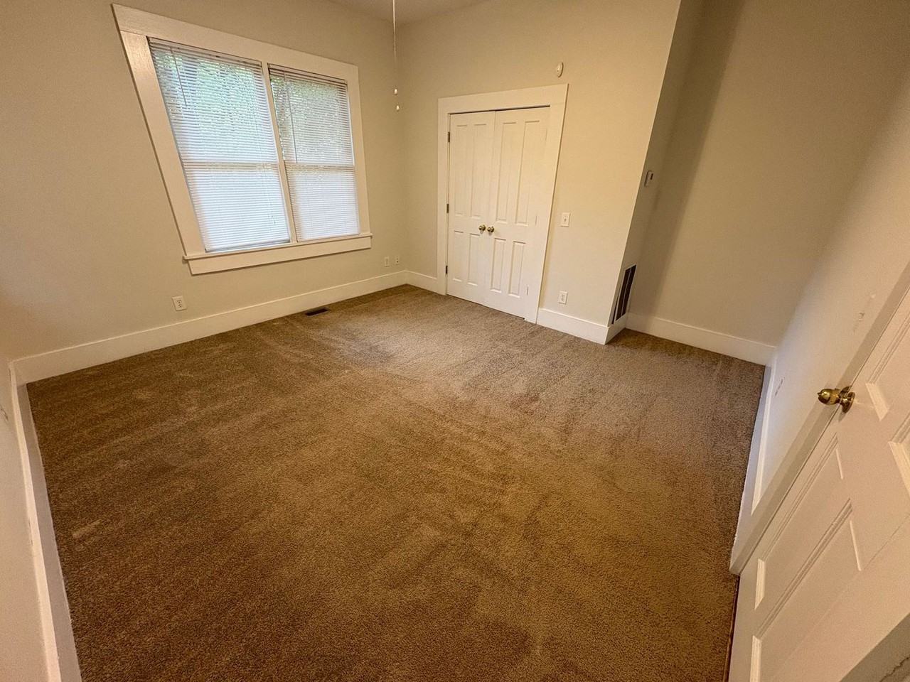 229 S Rocksprings St - Photo 5 of 9