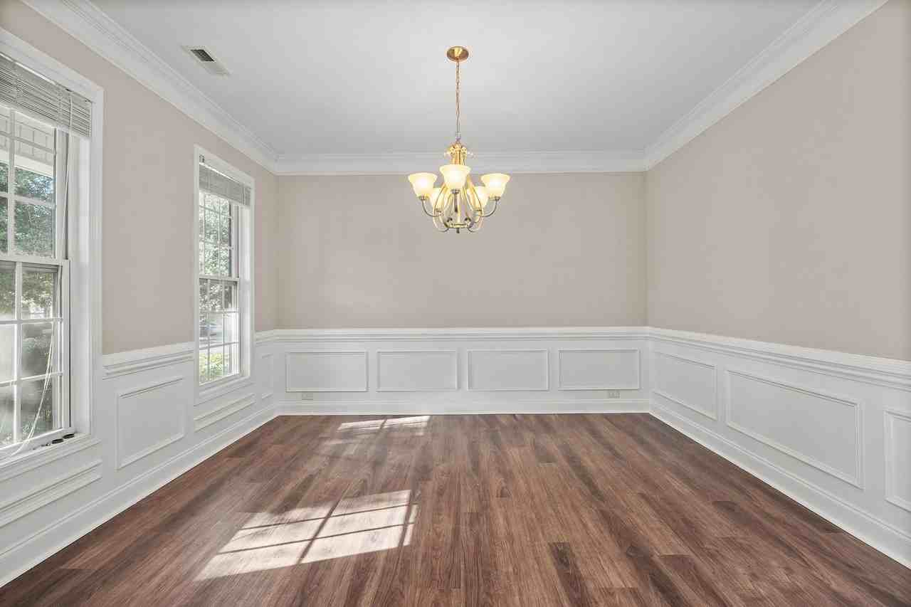 9230 Inverness Bay Rd - Photo 5 of 37