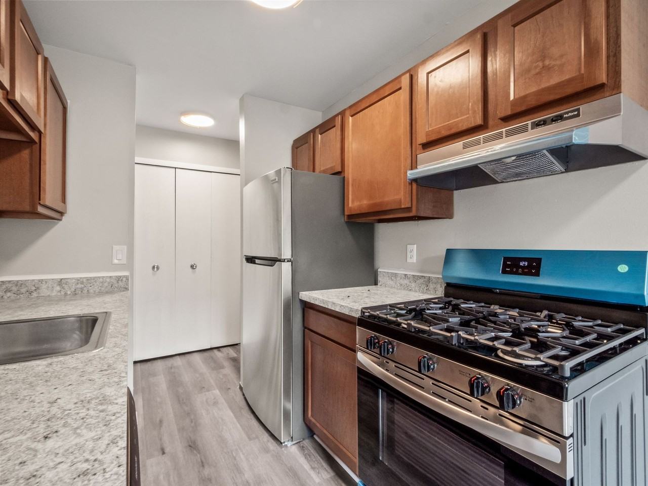 Glenwood Apartments - Photo 4 of 26