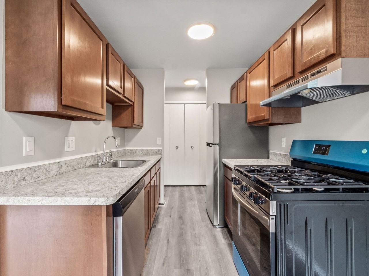 Glenwood Apartments - Photo 5 of 26