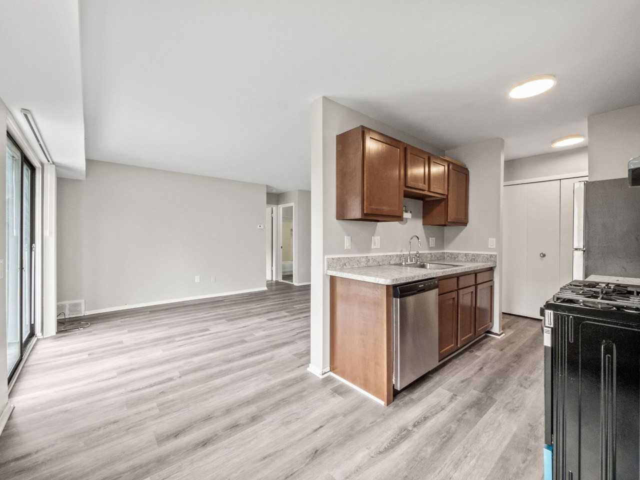 Glenwood Apartments - Photo 6 of 26