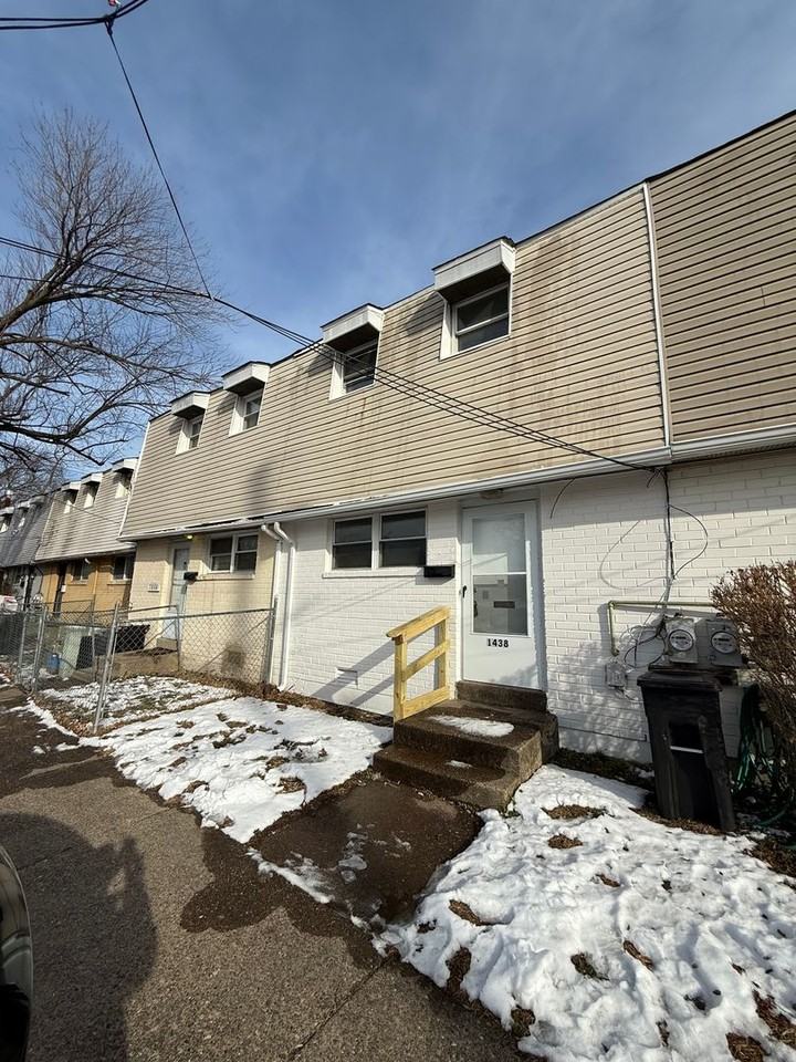 1438 S 8th St - Photo 3 of 17