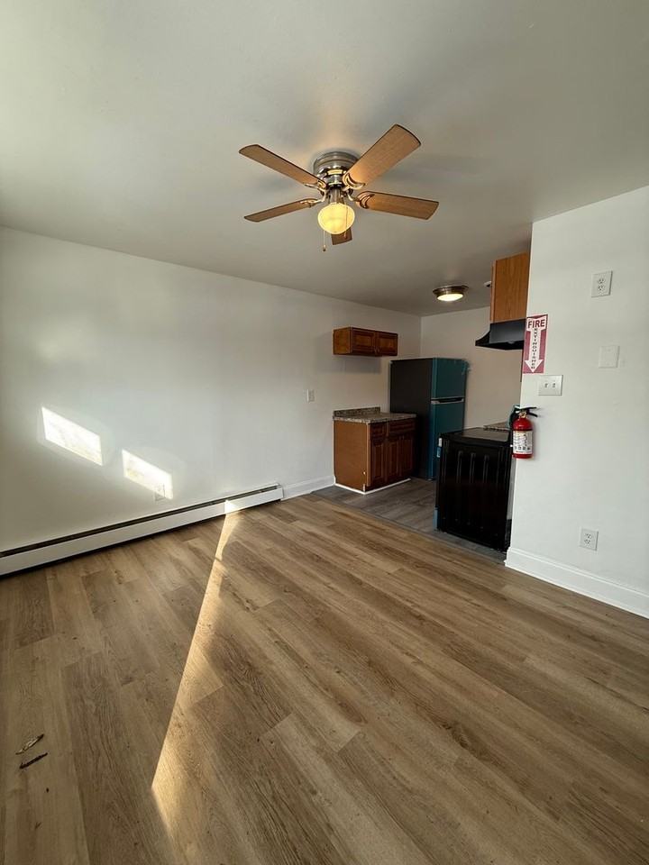 1438 S 8th St - Photo 4 of 17