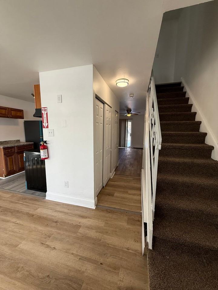 1438 S 8th St - Photo 6 of 17