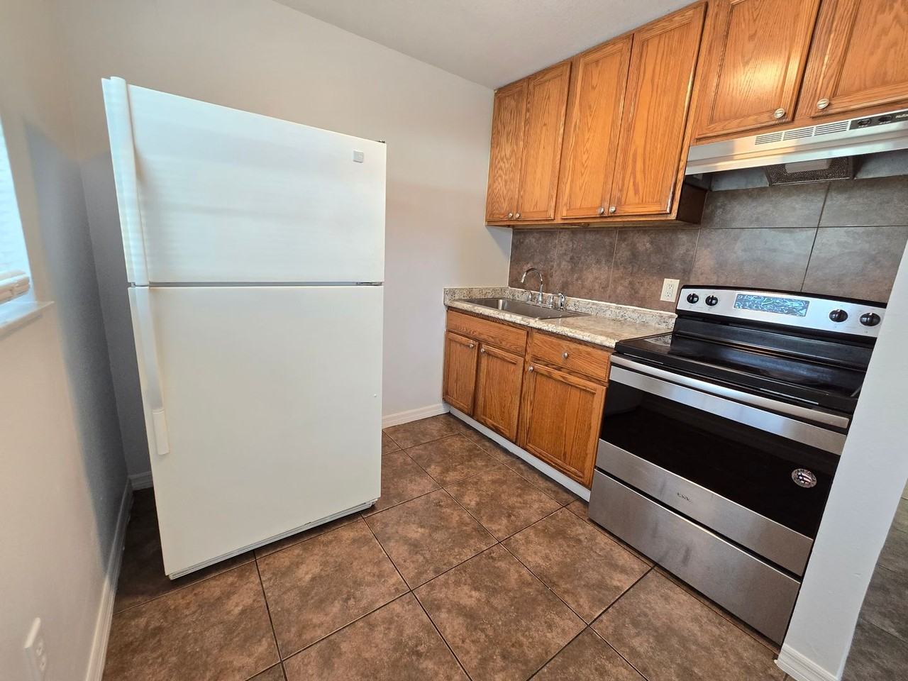 2147 Dodge Ave - Photo 5 of 17