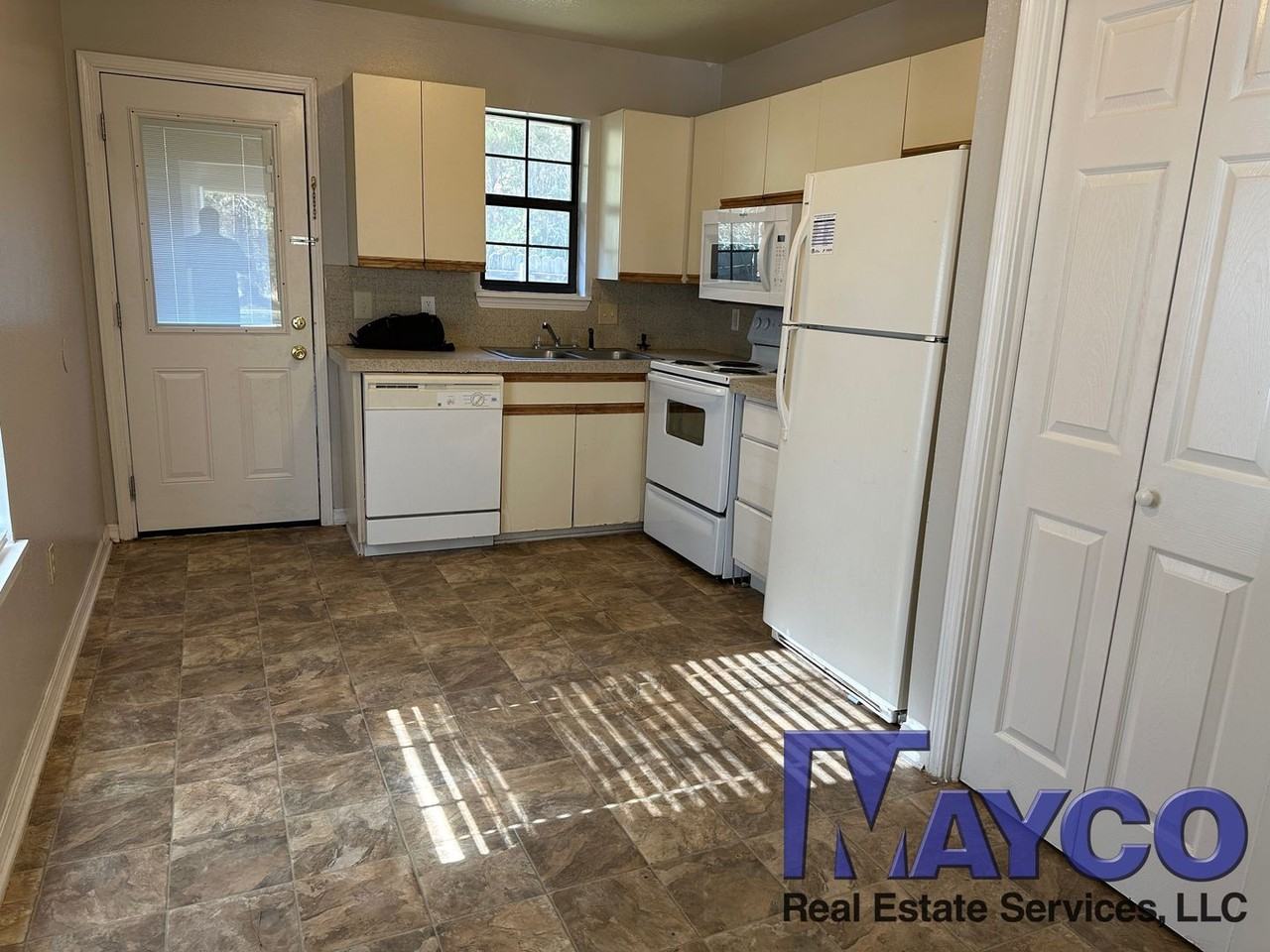 1794 N Forty Dr - Photo 3 of 8