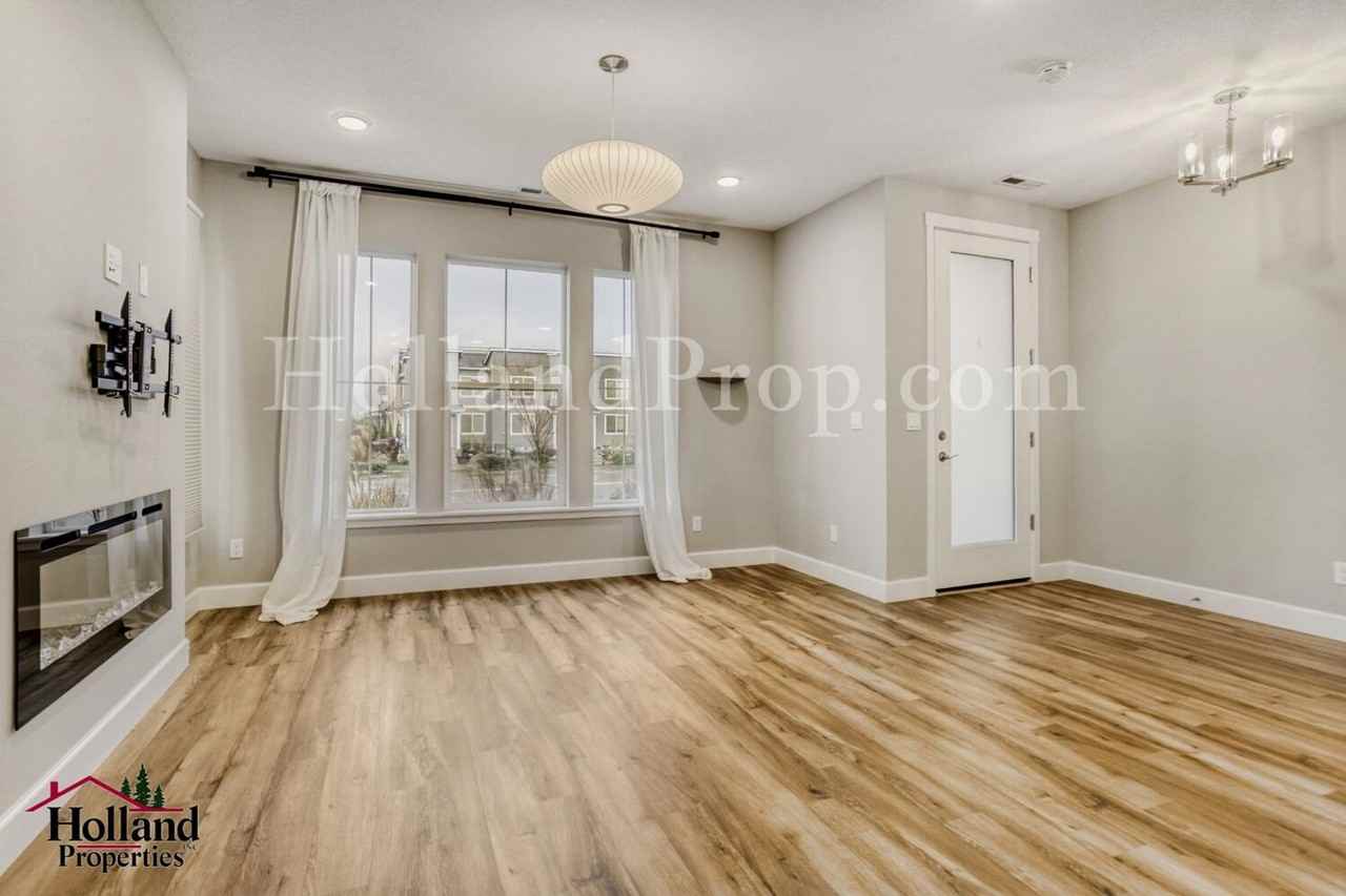 8042 Se Blanton St - Photo 2 of 19