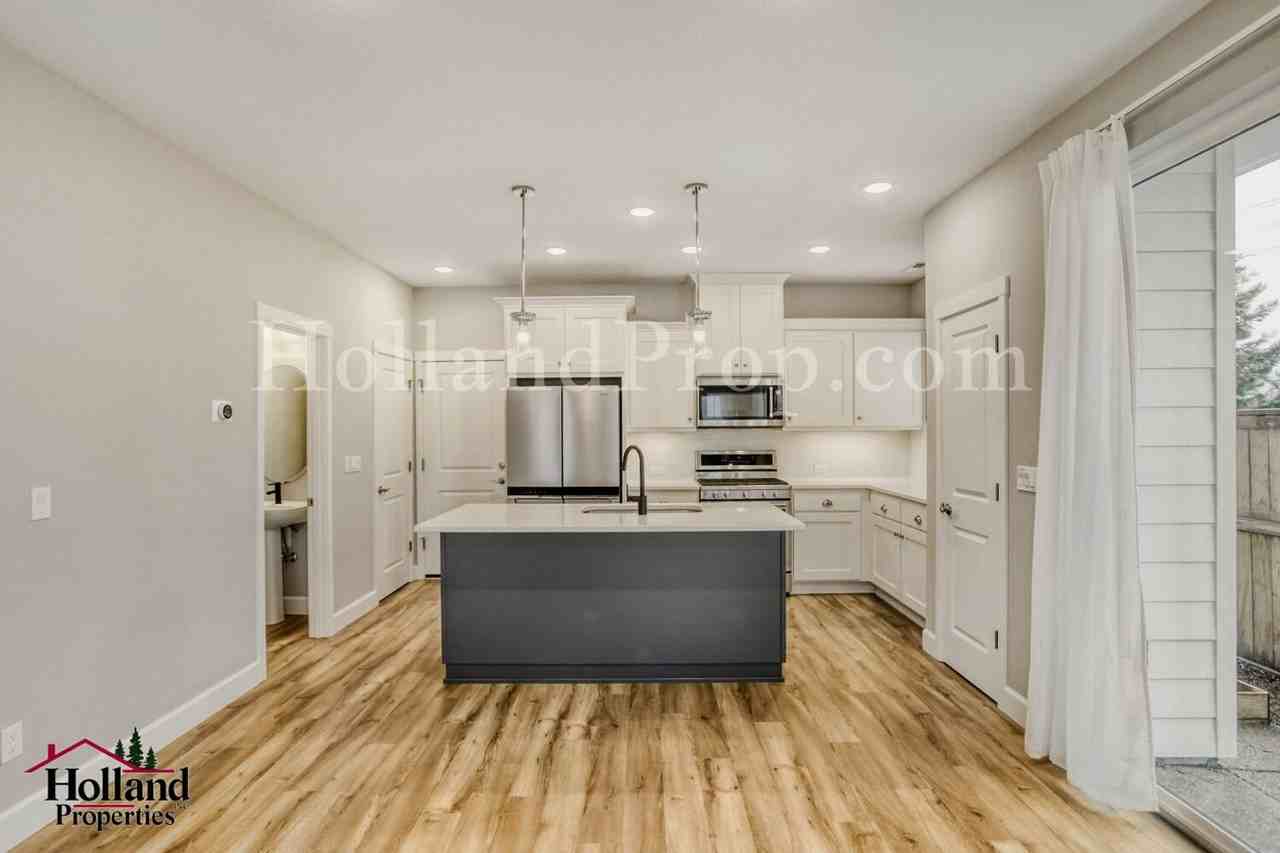 8042 Se Blanton St - Photo 3 of 19