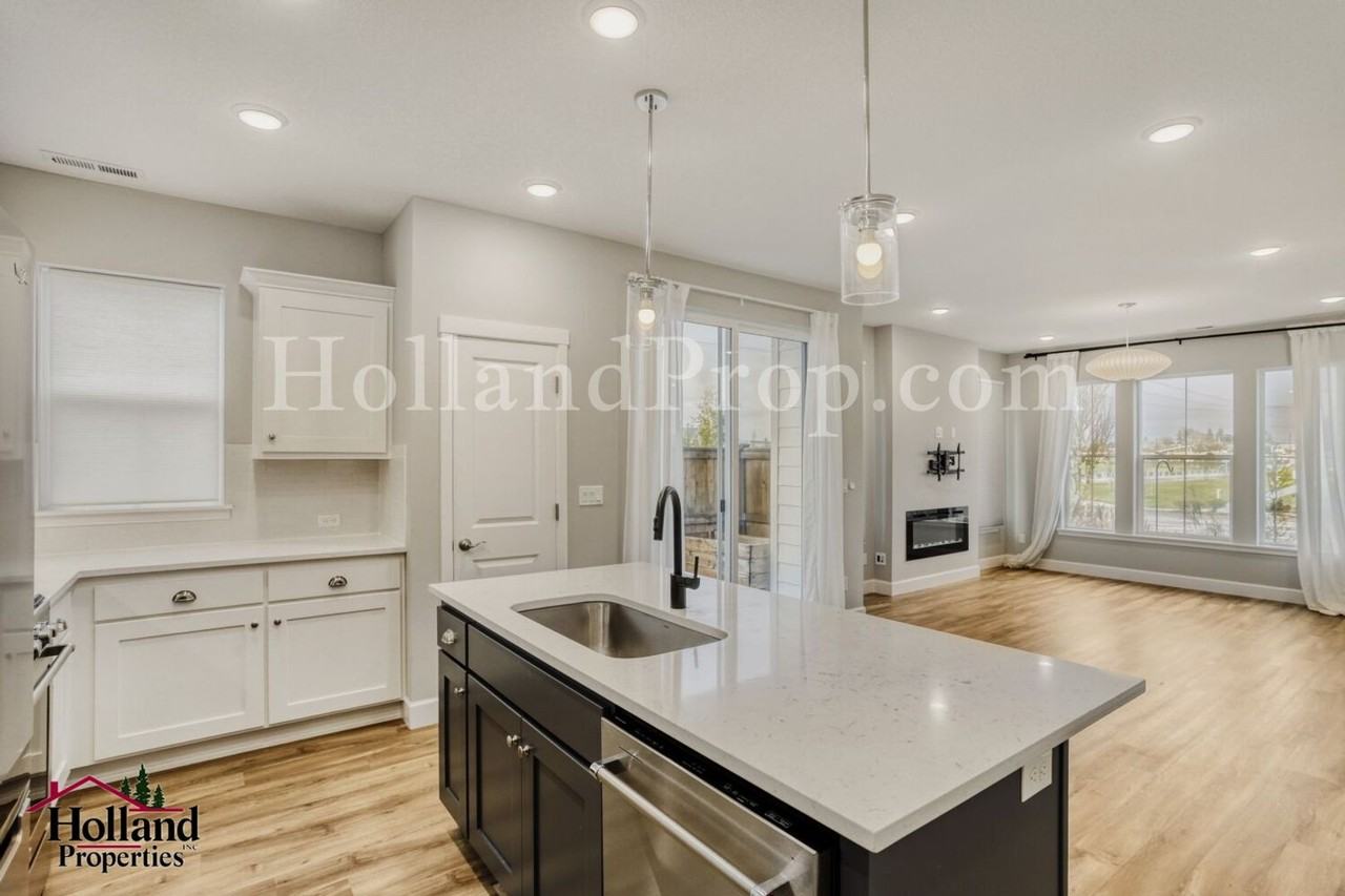 8042 Se Blanton St - Photo 4 of 19