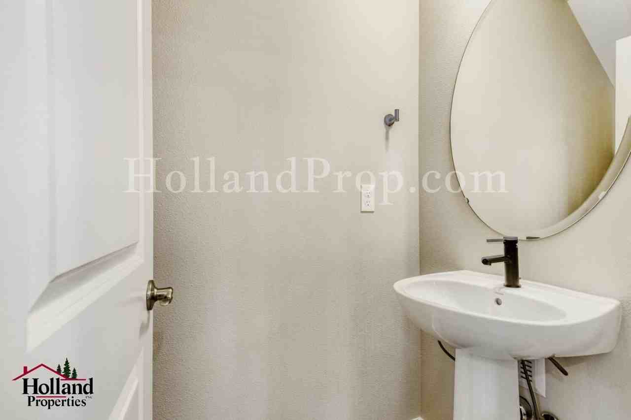 8042 Se Blanton St - Photo 7 of 19