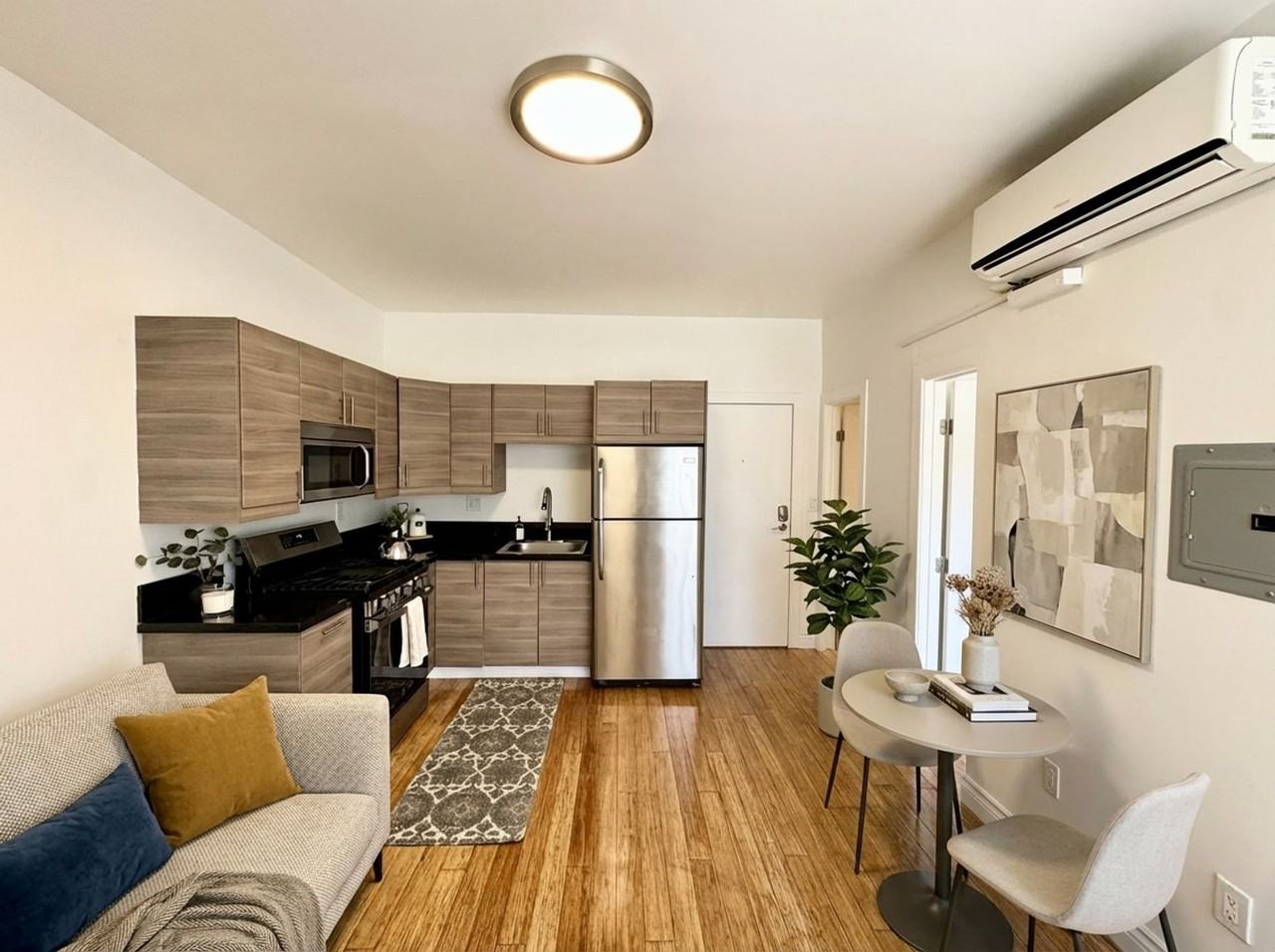 Live in the heart of Silver Lake at 1101 Westerly Terrace - Photo 7 of 34