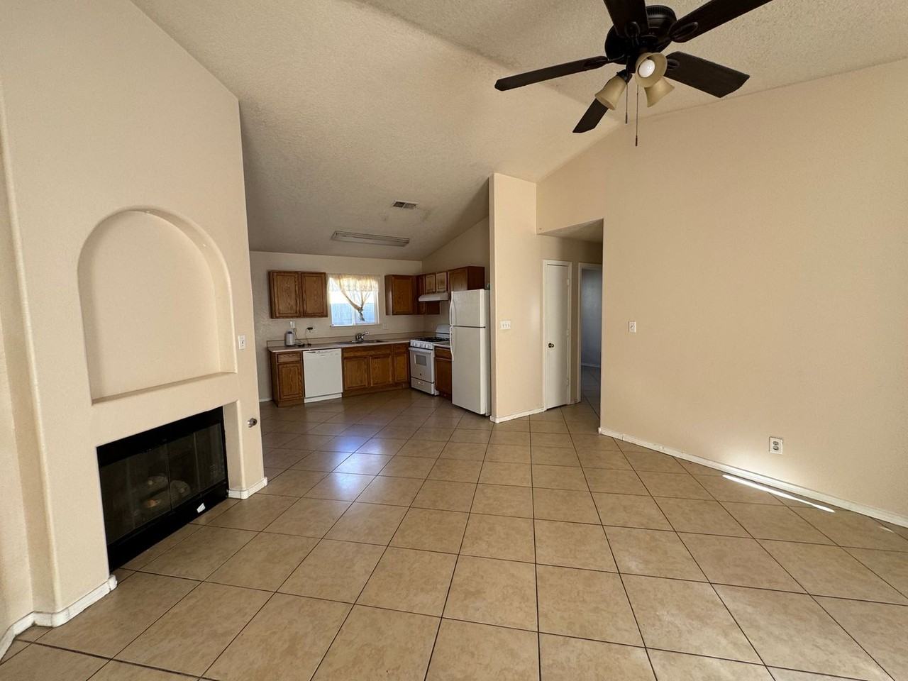 323 Calle Amarillo Sw - Photo 2 of 12
