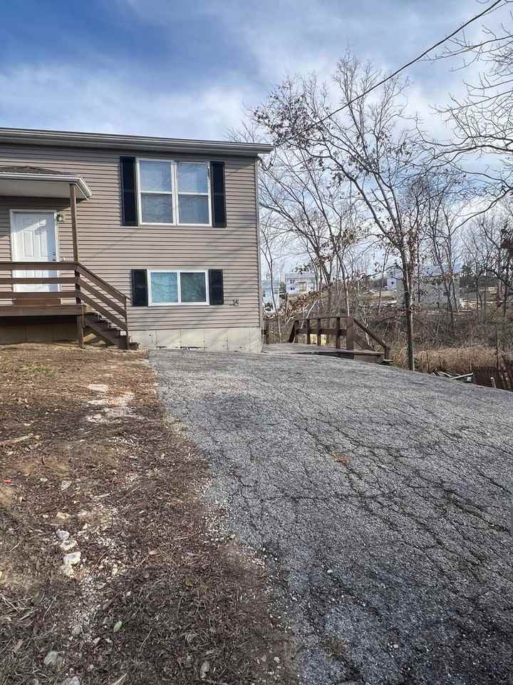 602 Bristol Ct - Photo 2 of 29